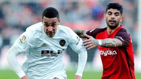 El Valencia evita el liderato del Sevilla en el descuento | 1-1