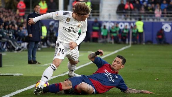 El Real Madrid pesca tres puntos en Huesca y poco más | 0-1