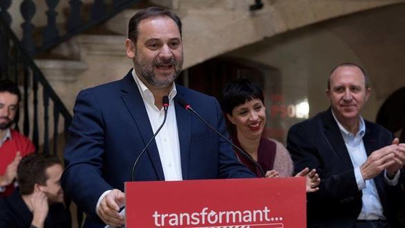 El PSOE acusa a PP y Cs de negociar las 