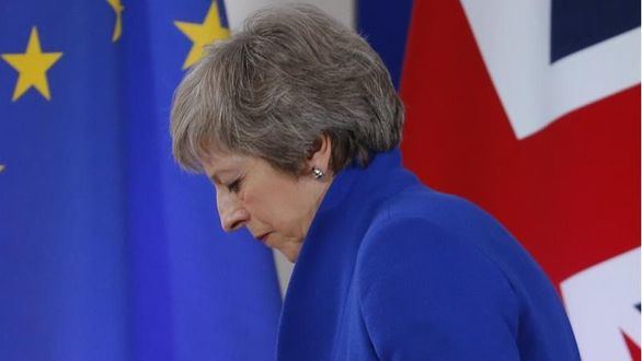 May pospone la votación del brexit para buscar 