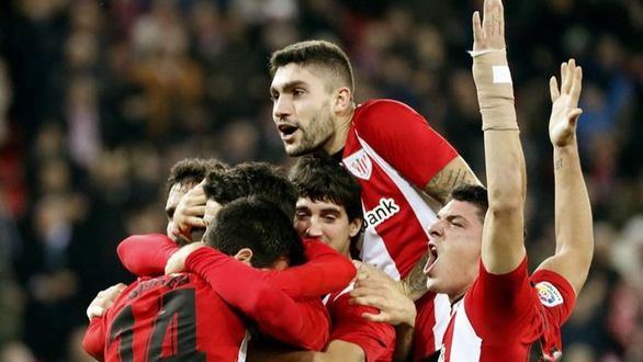 Un penalti a lo 'panenka' de Aduriz da al Athletic un triunfo vital | 1-0