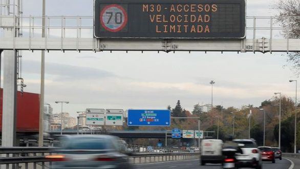 Madrid hace caja con la contaminación: 699 multas por circular sin etiqueta