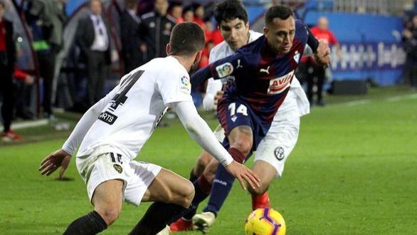Al Valencia le vuelven a temblar las piernas en Eibar | 1-1