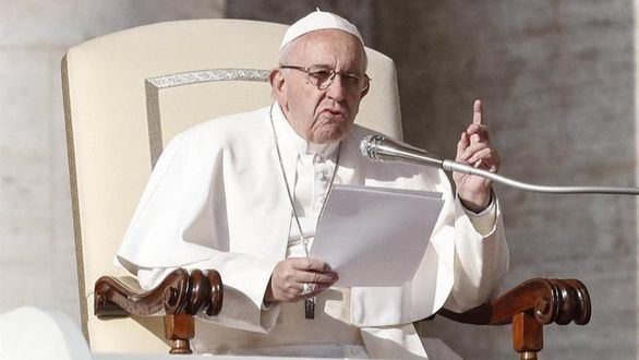 El Papa clama contra la avidez de la humanidad en la Misa del Gallo