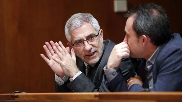 Llamazares desafía a Garzón y se ofrece como candidato de IU en Asturias