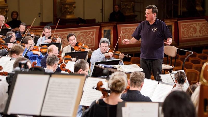 Thielemann debuta con éxito en el Concierto de Año Nuevo de la Filarmónica de Viena