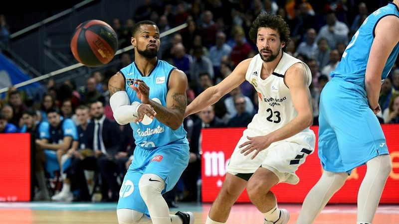 ACB. El Barcelona despierta a tiempo y el Real Madrid se estrella