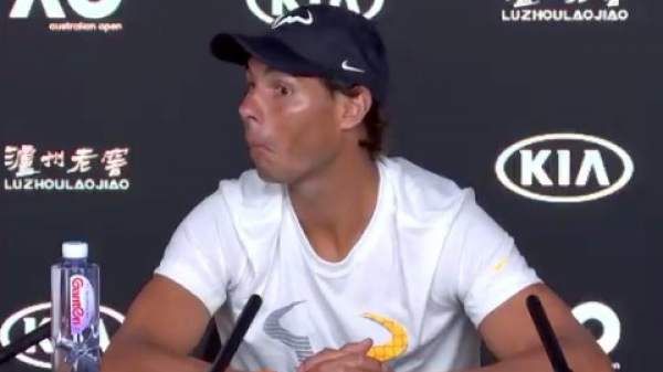 Rafa Nadal pilla a un periodista dormido en su rueda de prensa