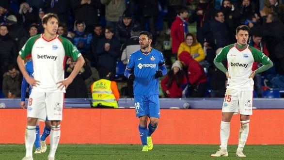 El Getafe atropella al Alavés y gana ilusión | 4-0