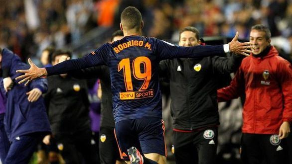 Rodrigo rescata al Valencia y a Marcelino en Vigo | 1-2