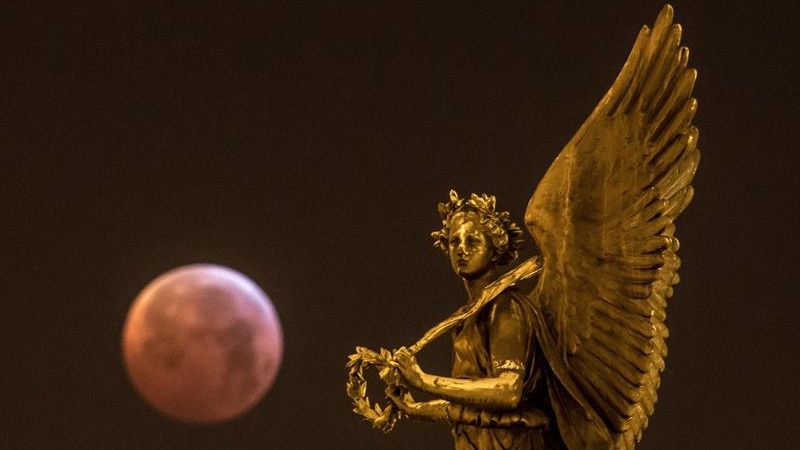 Fotogalería | Estas son las mejores imágenes de la 'superluna de sangre'