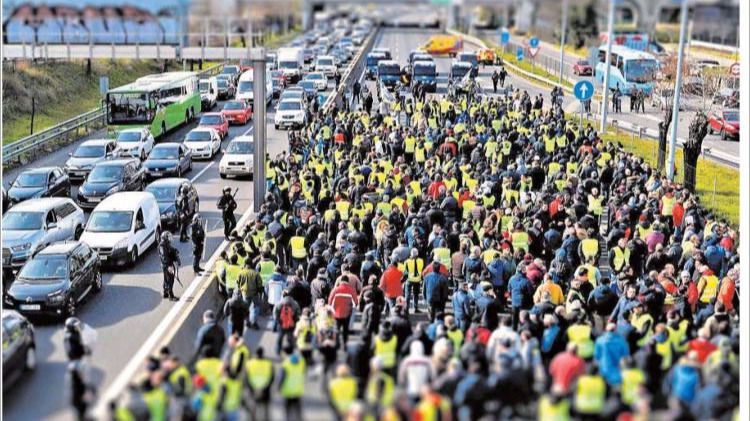 El taxi estalla, ¿dónde está Ábalos?