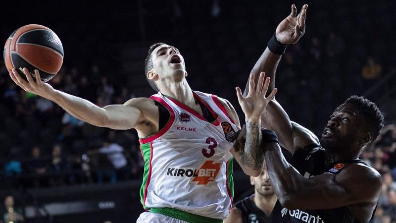 Euroliga. El Baskonia se la pega ante el Darussafaka y se complica | 80-75
