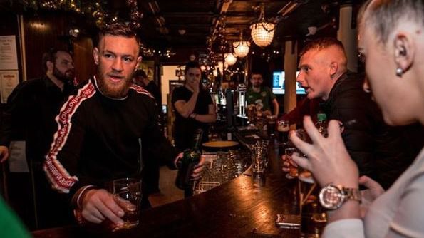 UFC. McGregor rompe su profesionalidad y se burla de Khabib por la sanción