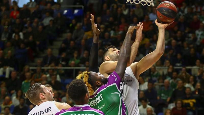 ACB. Felipe Reyes se hace histórico pero Madrid y Barcelona pinchan