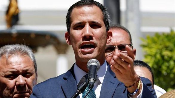Guaidó pide apoyo a los militares apelando a su 