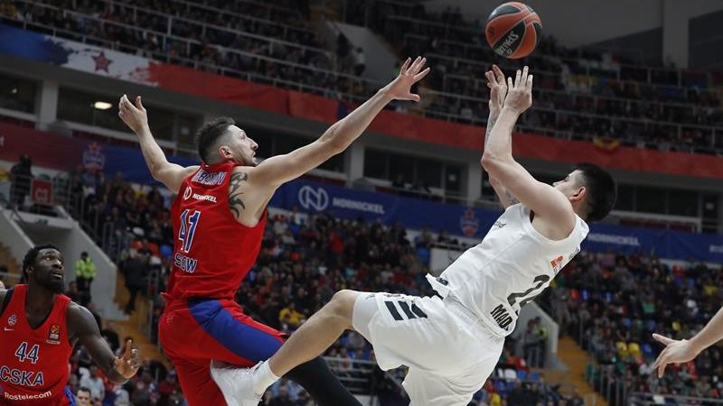 Euroliga. El Real Madrid sigue sin poder meter mano al CSKA en Moscú | 82-78