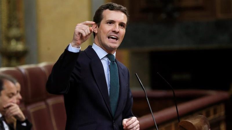 Casado insta a Sánchez a no alargar su 