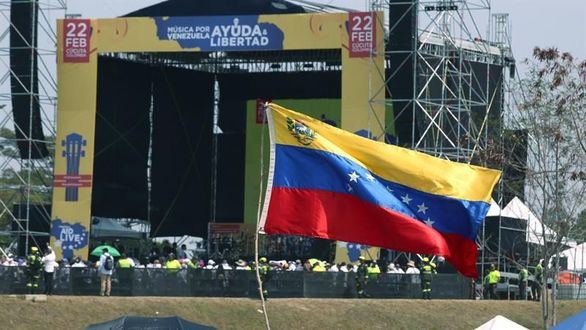 Multitudinario concierto en apoyo a la entrada de ayuda humanitaria