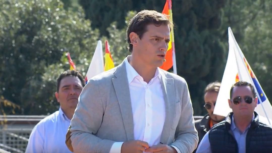 Rivera reprocha a PP y PSOE que solo hablen de 
