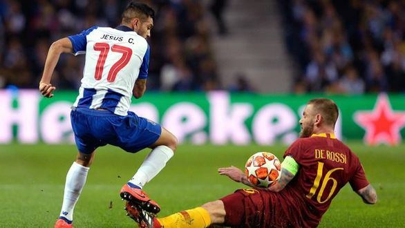 Casillas y el Oporto sobreviven a la pegajosa Roma | 3-1