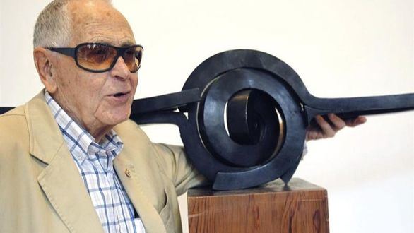 Fallece el icono de la escultura abstracta española Martín Chirino