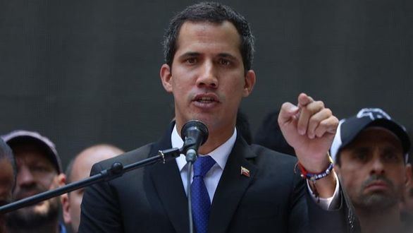 Maduro inhabilita a Guaidó para cargo público durante 15 años