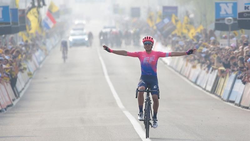 Tour de Flandes. Bettiol sorprende a Valverde y al resto de favoritos para triunfar