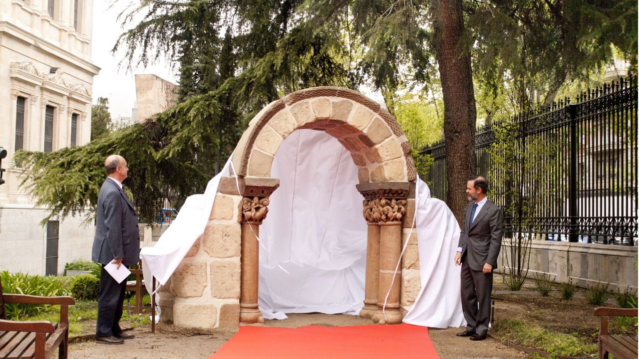 El Arqueológico reproduce un arco románico mediante impresión 3D en hormigón