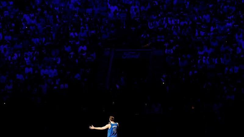 NBA. Nowitzki se jubila y 'Magic' Johnson dimite de la dirección de los Lakers