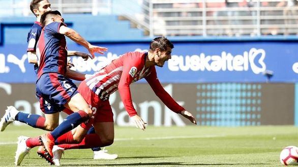 El Atlético de Simeone llega a la orilla en Eibar | 0-1