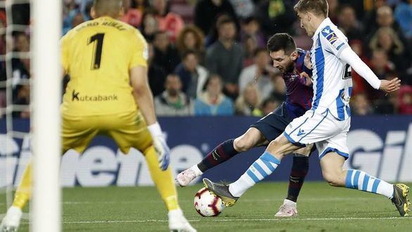 El Barcelona allana su senda hacia el título ante la Real | 2-1