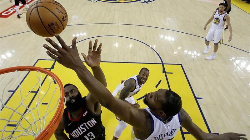 NBA Playoffs. Warriors y Celtics empiezan marcando territorio