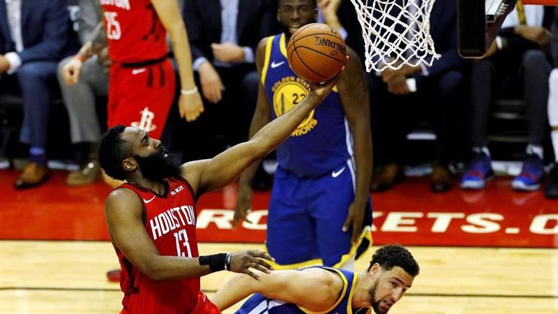 NBA Playoffs. Los Bucks despegan y los Rockets llenan de dudas a los Warriors