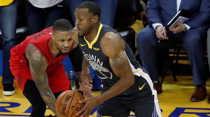 NBA Playoffs. Los Warriors se duermen pero Iguodala congela a los Blazers