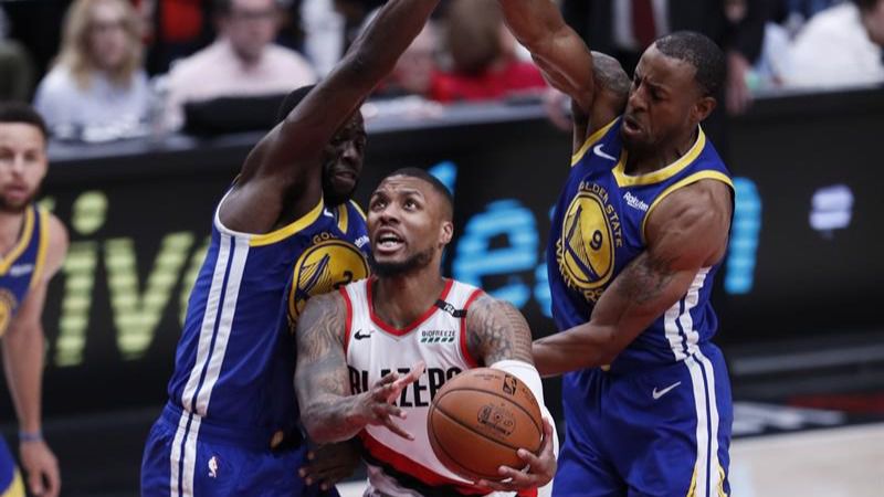 NBA Playoffs. La defensa de los Warriors lleva a Portland hacia el abismo