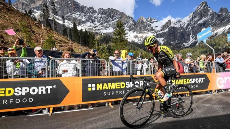 Giro. Esteban Chaves culmina en los Dolomitas y Movistar Team gobierna
