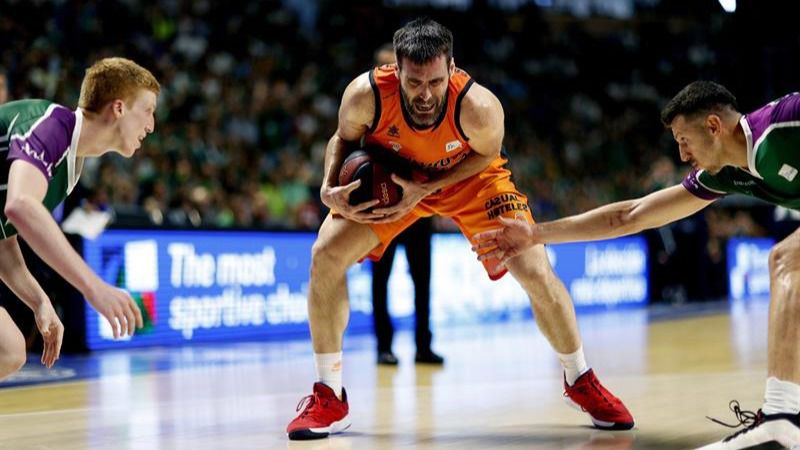 ACB Playoffs. San Emeterio salva al Valencia ante Unicaja | 69-76
