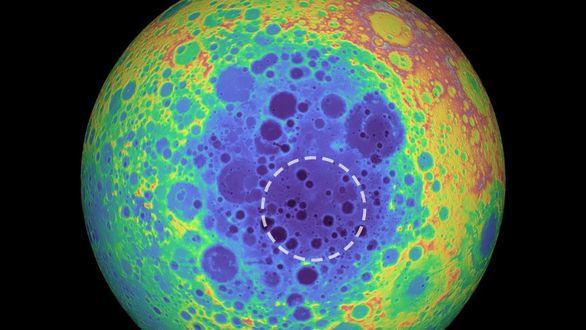 Hallan una colosal formación de material desconocido bajo el polo sur de la Luna