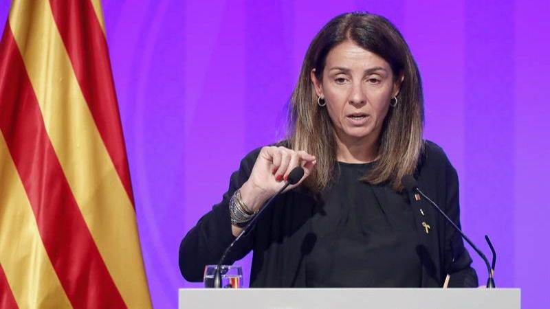 La portavoz del Govern se niega a responder en castellano a los medios