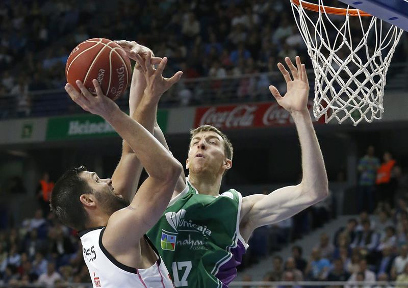 Reyes hace al Real Madrid líder del baloncesto español