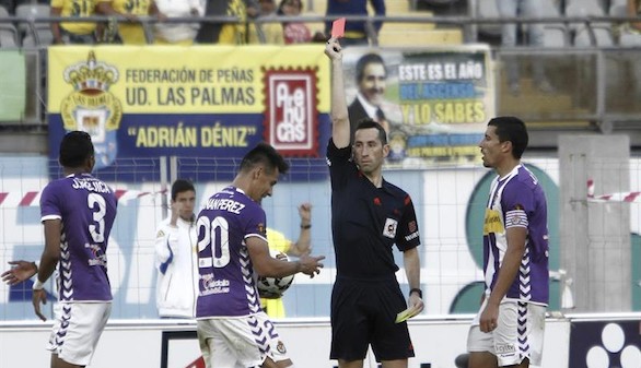 Las Palmas alcanza la final y el Valladolid vuelve a terminar con nueve