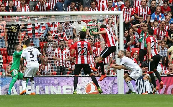 El Athletic remonta al Valencia en un gran partido