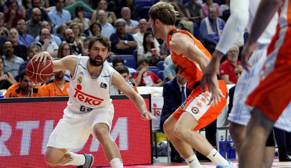 Playoffs ACB. Sergio Llull pone al Madrid a tiro de piedra de la final