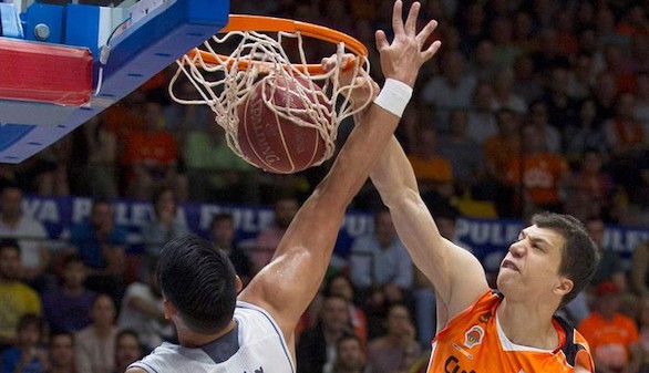 Playoffs ACB. Vives, sobre la bocina, niega la final al Madrid | 87-86