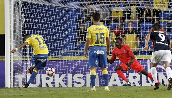 Las Palmas sigue subida a la ola y gana al Málaga | 1-0