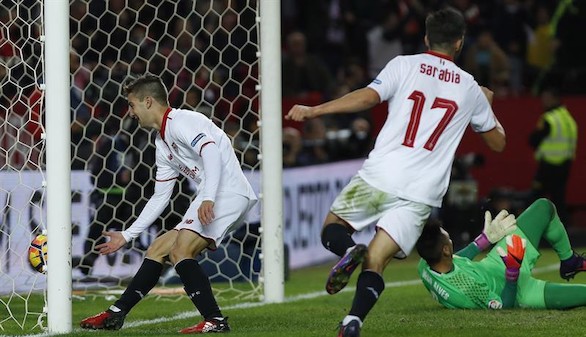 El Sevilla se lanza y entristece al Valencia | 2-1