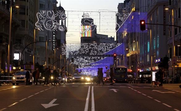 La Gran Vía es desalojada por una maleta sospechosa