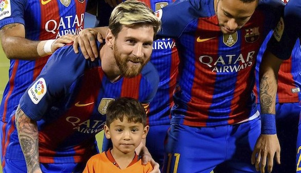 El Barcelona hace caja en Catar y Alcácer por fin se estrena | 5-3