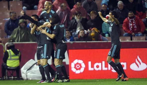 La Real gana en Granada y sigue disparada | 0-2